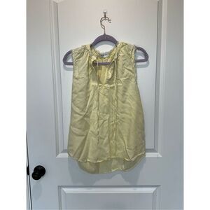 Bella dahl Sleeveless Tie Front blouse Light Yellow Size Medium